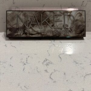 Urban Decay Naked Smoky Palette